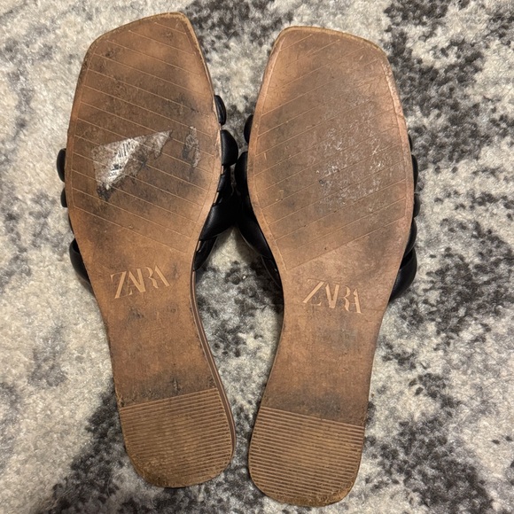 Zara Black and Tan Sandals - Picture 2 of 2